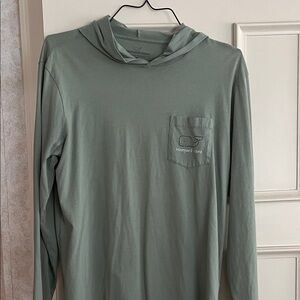 Men’s Vinyard Vines M long sleeve hooded tee